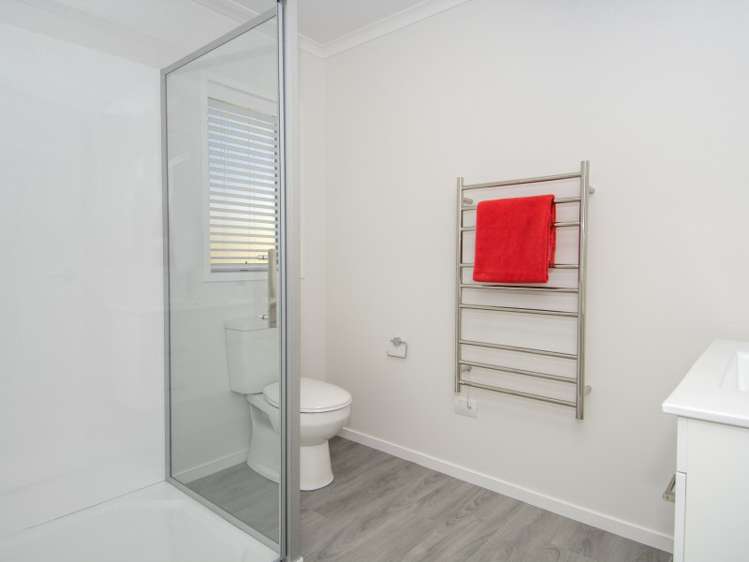 15 Kahuparere Crescent Pyes Pa_8