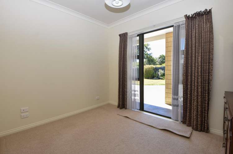 39 Armstrong Avenue Carterton_20