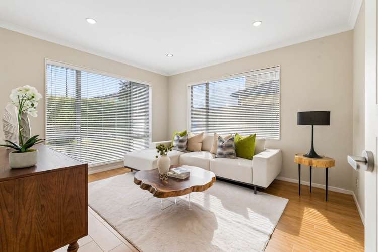 4 Sunglade Grove Flat Bush_9