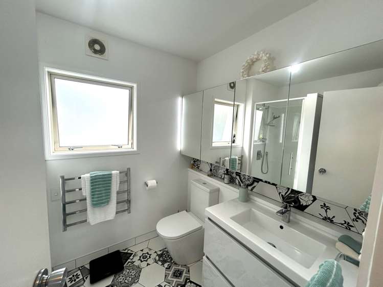 2/2 Maxwelton Drive Mairangi Bay_9