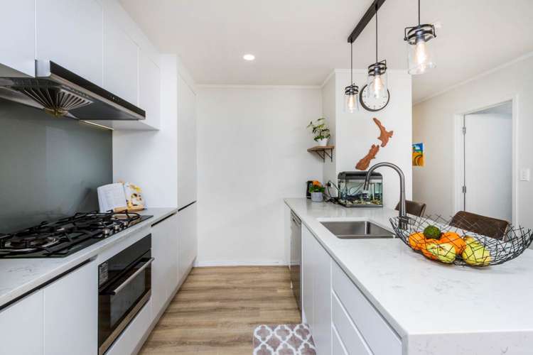 4 Branston Avenue Browns Bay_10