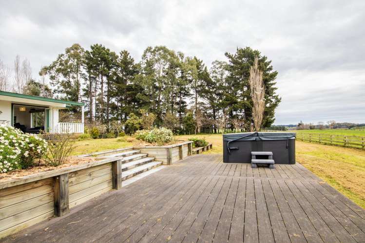 296 Old West Road Turitea_7