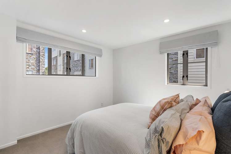 1N/3 Keystone Avenue Three Kings_8