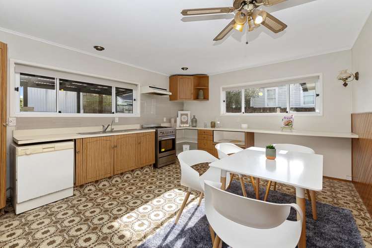 7 Karaka Street New Lynn_14