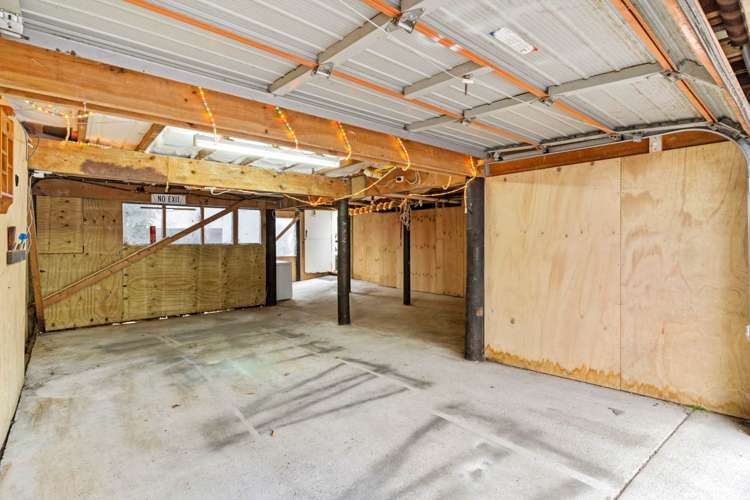 1/188 Waimumu Road Massey_13