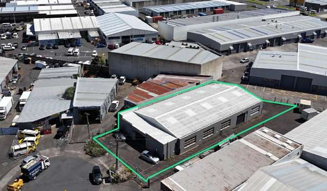 Dual Access Warehouse with Road Profile