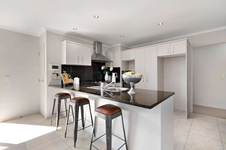 61 Salford Crescent Flat Bush_10