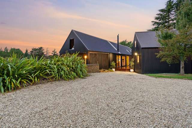 Stunning Dual-Living Hideaway