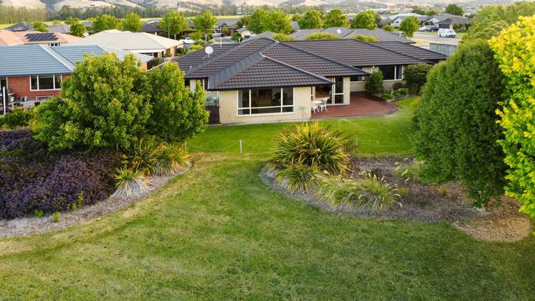 3 Avening Close Blenheim Central_32