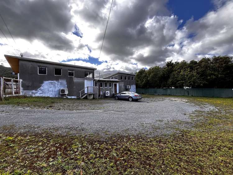 122,130,134-136 Main Road Wainuiomata_12