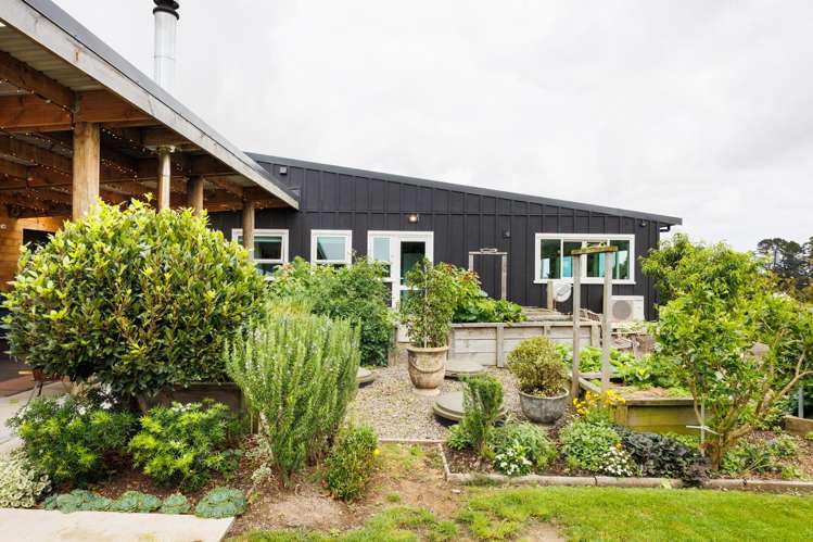 165 Albert Road Tokomaru_56