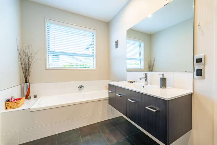 8 Hunter Hills Drive Gleniti_16