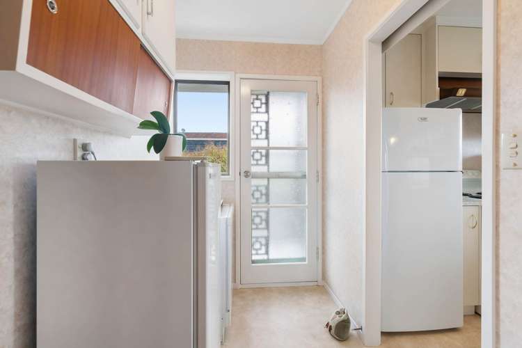 1/131 Glenmore Road Sunnyhills_17