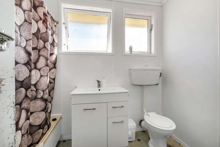 6 Emerson Road Clover Park_8