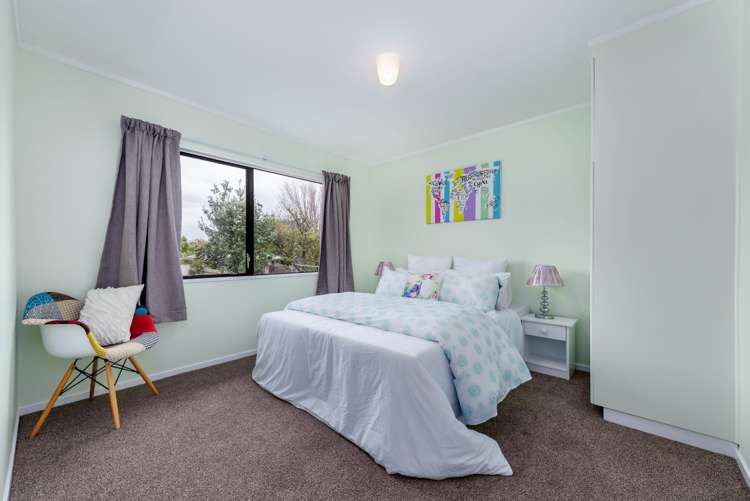 1/4 Helga Crescent Te Atatu Peninsula_11