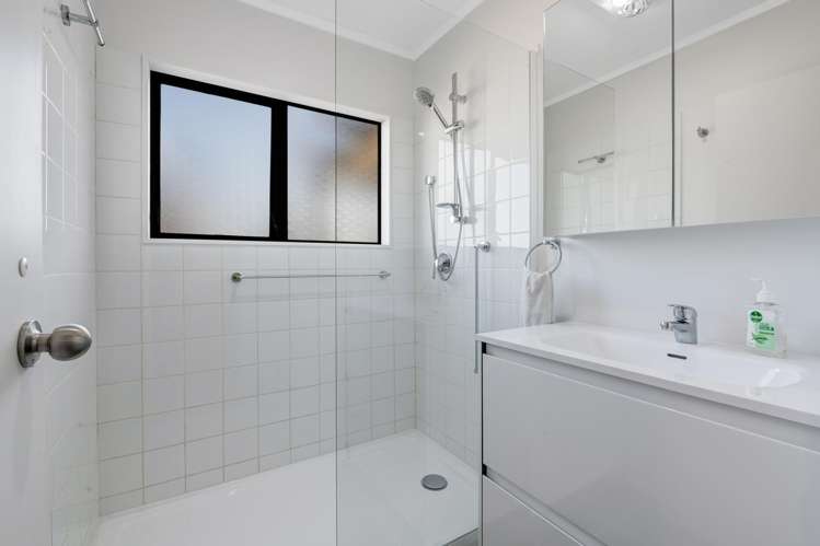 144 Parkhurst Road Parakai_12