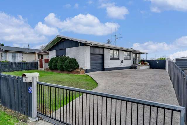 Handy Location Family Home