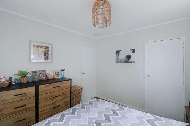 1/11 Lowry Crescent Stokes Valley_4