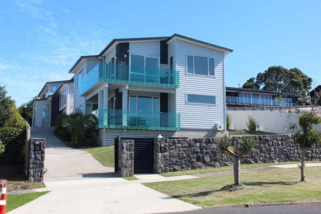 Prime Location and sea view