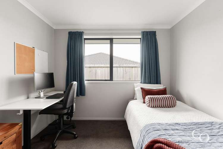 14 Cowell Crescent Pyes Pa_18