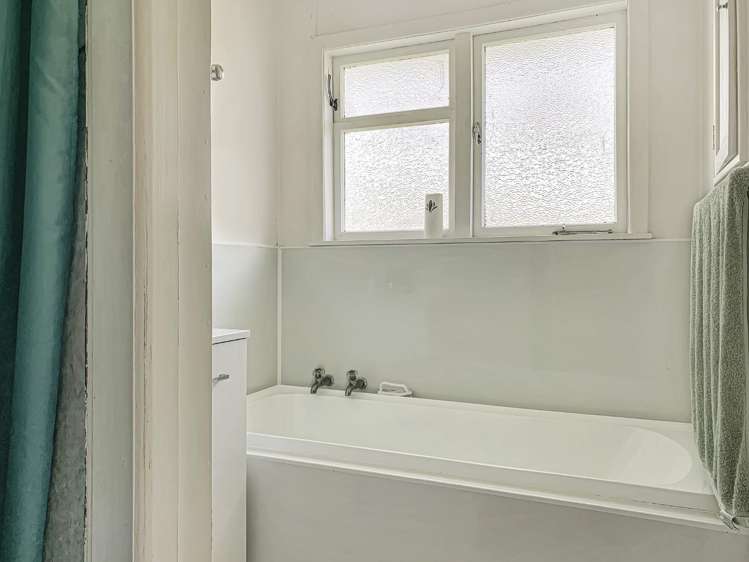 215 Lytton Road 1052_6