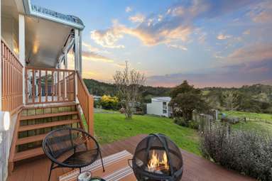 23 Waitakere Road_4
