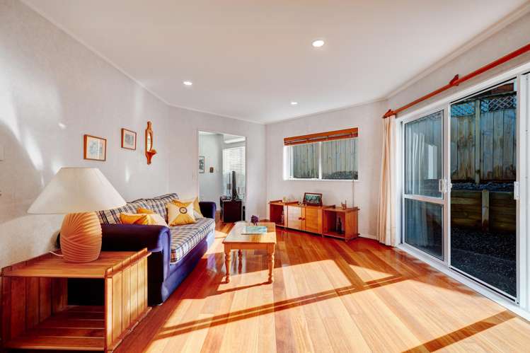 6 Vivaldi Place Mt Roskill_15