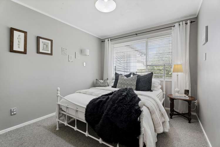 9 Fratley Avenue Farm Cove_14