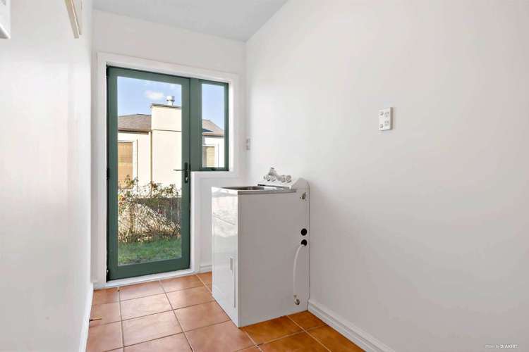 46 Joy Street Albany_31