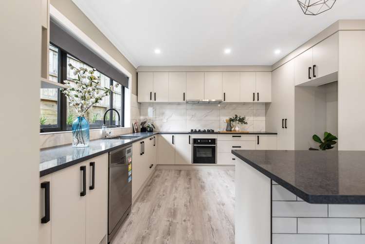 16 Waireka Road Rototuna North_9