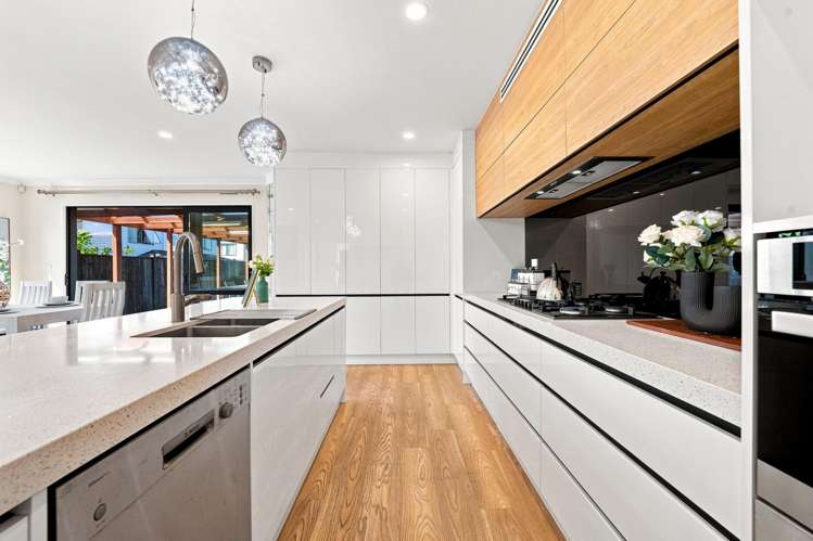 3 Golden Avenue_5