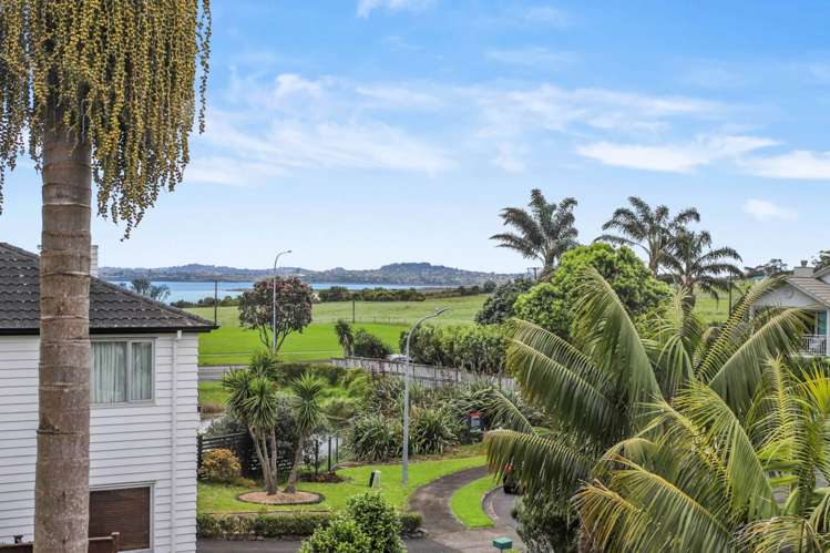 12 Parkvale Grove Te Atatu Peninsula_16