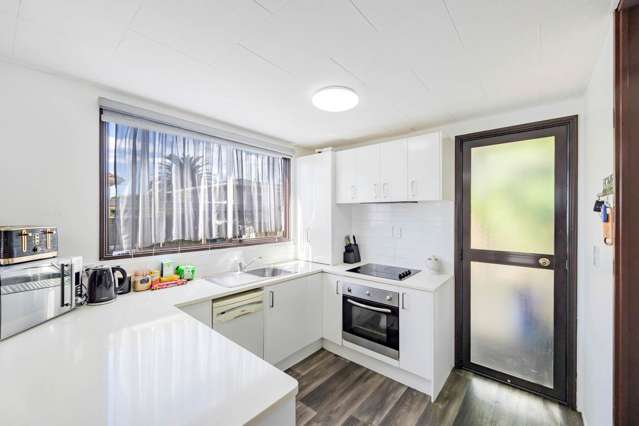 2/104 Forrest Hill Road Forrest Hill_1