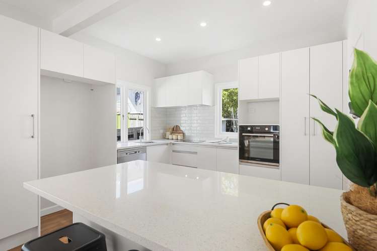 2/180 Lake Road Northcote_9