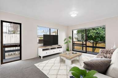 2/80 Kenderdine Road_4