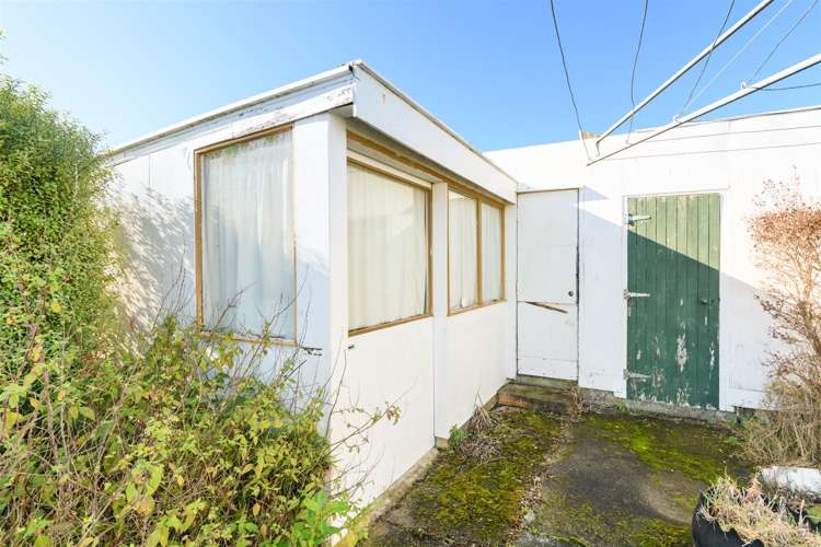 27 Lower High Street Marton_19