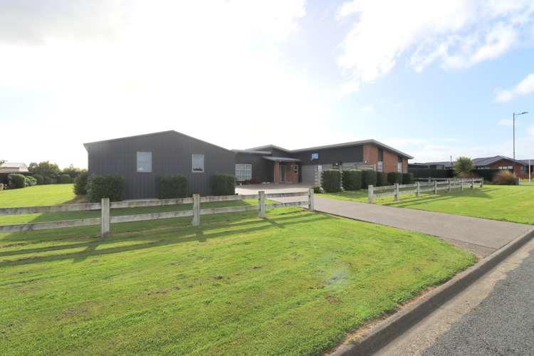 21 Sunrise Drive Seaward Bush_49