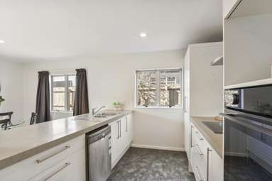 142 Hastings Street East_4