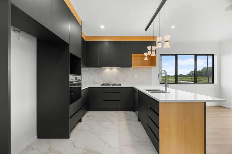 115 Otuwairoa Esplanade Opaheke_4