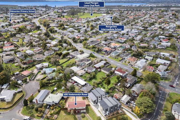 126 Vodanovich Road Te Atatu South_3