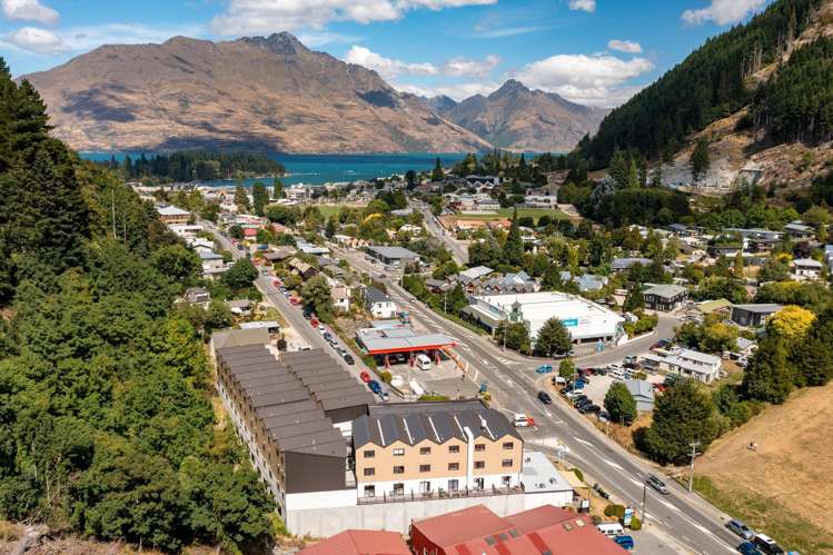 26a/135 Hallenstein Street Queenstown_10