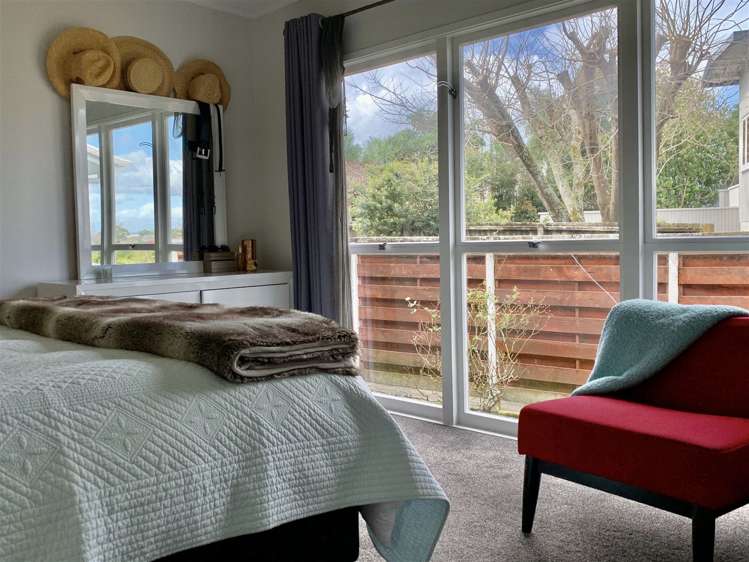 82 Ravenwood Drive Forrest Hill_3