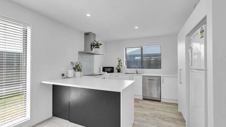 18 Kura Lane Aranui_3