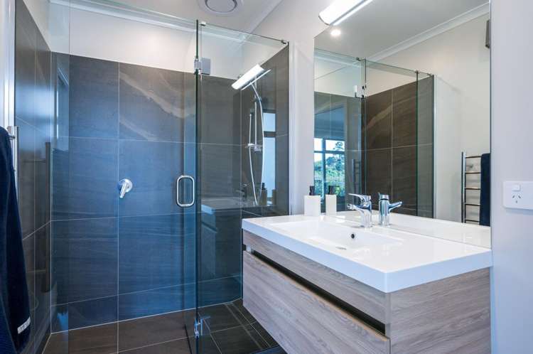 22 Hill Tops Way Stoke_13