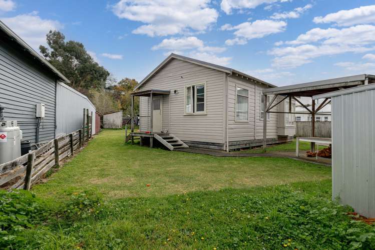 51 and 51A Moa Street Taihape_21