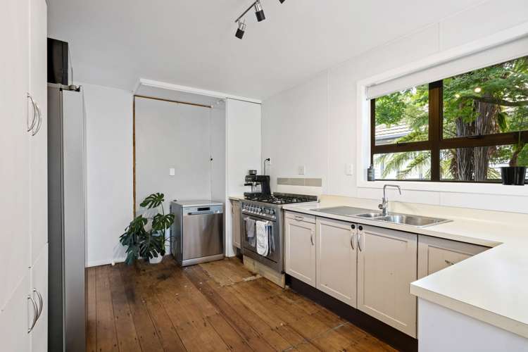 155 Cobham Drive Hamilton East_9