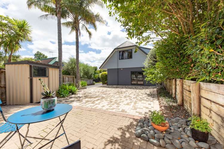 27 De Val Drive Titirangi_4