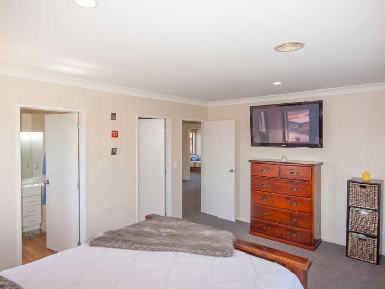 43 Erlestoke Crescent Churton Park_16