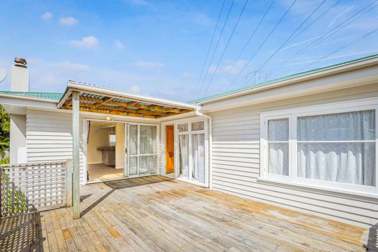 255 Te Atatu Road Te Atatu South_4