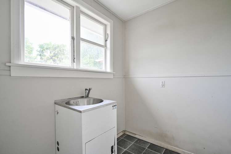 912 Bledisloe Street Raureka_9